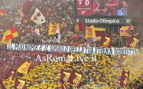 In quella nord, sede del tifo laziale. Roma Lazio Coreografia In Curva Sud Il Mio Nome E Il Simbolo Della Tua Eterna Sconfitta Foto