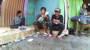 Pengamen Kreatif Jakarta Rame Rame Pakai Kencrung Youtube