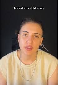 Tricky Twist Beautiful Lady Go Cupping