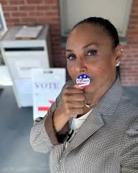 ❤️❤️That's What Friends Are For❤️❤️ Had a wonderful time performing with  the beautiful @aquarianmuse @daverapps & Michael Givens for an AMAZING  cause! @candice.stark.behrens Thank you for including us🙏🏾  @starfishgreatheartsau ...