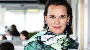 Barbara Apple's Instagram, Twitter & Facebook