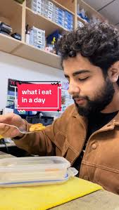 Delicious Chow Mein Lunch: What I Ate Today