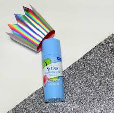 Libre de parabenos, no comedogénico. St Ives Cleansing Stick Cactus Water Hibiscus Review Hey Aprill