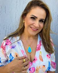 Para você que ama um mix de colares! Confira essa peça incrível!