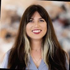 Lea Neff's Instagram, Twitter & Facebook