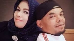 Check spelling or type a new query. Kisah Cinta Ucok Baba Dan Istri Bertemu Di Pasar Hingga Punya Anak Banyak