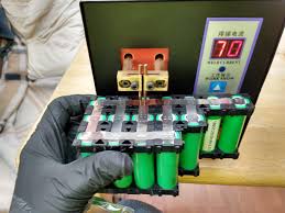 With the right power source, the kweld unit is capable to weld pure nickel strips of up to 0.3mm thickness. Repairing Damaged Or Dead Cells In A 18650 Pack Without Blowing Up Yourself Or Someone You Love Electricbike Blog Com