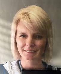 Sandi Rae's Instagram, Twitter & Facebook