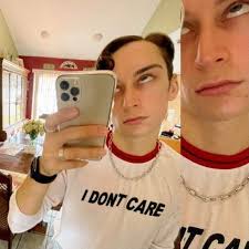 james silverstein (@jamessilverstein) • Threads, Say more