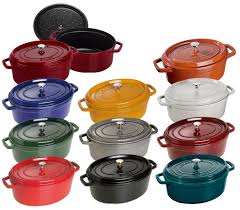 Its patented cast iron lid allows food to preserve their soft fall by condensation. Betterkitchen De Online Shop Ovale Cocotte Kaufen