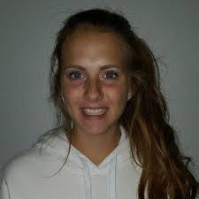 Elyse Goff's Instagram, Twitter & Facebook