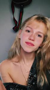 Mga video ni RubberDuckieJo (@rubberduckiejo) nga adunay original sound