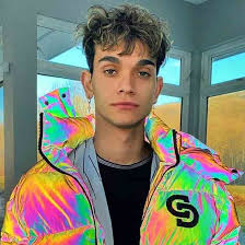 The twins used the app to showcase their talent, including break dancing, gymnastics, and comedy. Marcus Dobre Wiki Biography Marcus Dobre The Dobre Twins Lucas Dobre