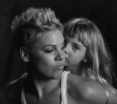 Black And White Music Video Female Singer 2000s Pin By Mary Jo Mohan On P Nk Pink Singer Pink Music Grammy
