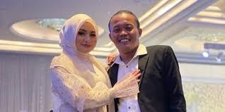 More images for viral baru nathalie holscher » Foto Sule Tak Lagi Terpampang Di Instagramnya Nathalie Holscher Curhat Lewat Lagu Kapanlagi Com