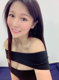 大家情人节快乐❤️ 分享下大家都收到情人送的花了吗？ 满满的爱和感动希望大家都幸福快乐🌹