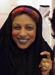 نجمة على تويتر اما اذا بنتكلم عن ايقونة الموضة اكثر فهذي الصورة تكفي