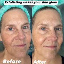 Exfoliation benefits for aging skin with pomifera clarify serum