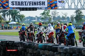 Langsung saja kembali pada topik semula, cara booking tiket kereta api promo di indomaret dengan catatan anda sudah mengetahui ada program promo tiket kereta api : Tuneboss Bta 2019 Siri Perlumbaan Motosikal Amatur Bajet Rendah Daftar Sekarang