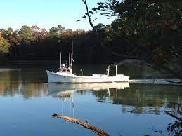 A Classic Deadrise Workboat Free Boat Plans Model Boat Plans Boat Plans
