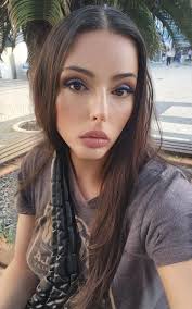 Miúda linda! Mas onde raio estão os brancos?