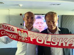 Announcing he was soon to be discharged, he tweeted, in part: Donald Tusk Donaldtusk Twitter