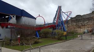 The ride is one of four floorless coasters that opened in the year 2000. Coastercrazy Com Six Flags Fiesta Texas Trip Report 3 7 16 Theme Park Trip Reports
