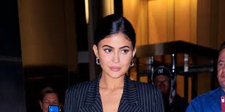 Kylie jenner with her husband. Kylie Jenner Reportedly Makes 1 2 Million Per Sponsored Instagram Post Read The Details Allure