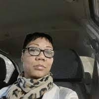 Lenore Garrett's Instagram, Twitter & Facebook