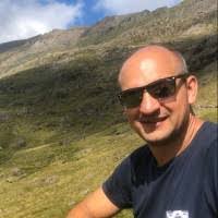 Stephen Gooch's Instagram, Twitter & Facebook