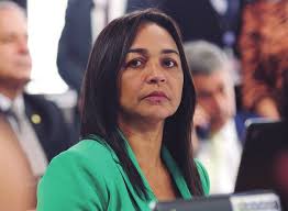 SÃO PAULO O GOVERNADOR TARCÍSIO DE FREITAS RECUA (OUTRA VEZ) E ADERE AO  PROGRAMA NACIONAL DO LIVRO DIDÁTICO. MELHOR PARA ALUN