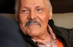 Secretaría de Cultura- Kit de prensa- Preparan la exposición <em>Cartas  amorosas a Beatriz del Carmen</em>, misivas de José Luis Cuevas