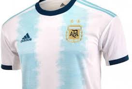 Colombia, playing in a fluorescent blue and orange kit, were the first to really threaten on 16 minutes when falcao laid off a cuadrado cross for martinez, whose good evening! Gallery Argentina Colombia Unveil 2019 Copa America Kits