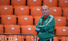 Danyi gábor őszintén hisz abban, hogy csapatban kell gondolkozni, megosztani, majd számonkérni a feladatokat. Xa0r9phgohinzm