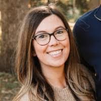 Lindsay Dearing's Instagram, Twitter & Facebook