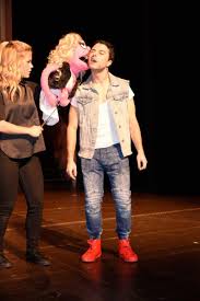 Ter a mãe a trabalhar em televisão e o pai na rádio acabou por obrigar rui maria pêgo a provar ainda mais o seu valor, para mostrar que não estava a conquistar os seus objetivos por ser 'o filho de'. Filho De Julia Pinheiro Aplaudido Na Sua Estreia No Teatro