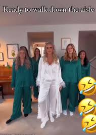 White People Kendrick Lamar Dance Santa Claus