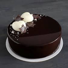 Un Miroir Au Chocolat Fin Delicat Et Moelleux A Souhait L Art De Vivre Et Du Bon Gout Chocolate Cake Designs Chocolate Cake Decoration Cake Desserts