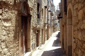 Colecție de la livia dobariu. El Pueblo Mas Bonito De Italia Te Regala Una Casa Si Te Comprometes A Reformarla Idealista News