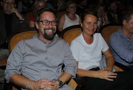 Po osmileté základní školní docházce začal studovat herectví na pražské konzervatoři, kterou ukončil v roce 1997. Jan Dolansky A Lenka Vlasakova Jsou I Po Osmnacti Letech Stale Zamilovani Sedmicka Cz