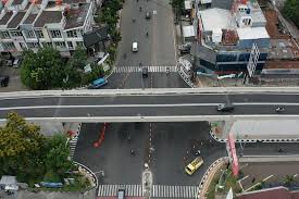 After urdu to english translation of jalan, if you have issues in pronunciation than you can hear the. Berjalan Jalan In English