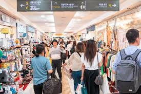 Sofa adalah perabotan kedua yang wajib dimiliki setiap rumah. Tempat Wisata Belanja Di Korea Selatan Ada Underground Shopping Mall Halaman All Kompas Com