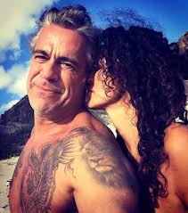 Alena seredova is a 42 year old czech model. Edoardo Costa La Nuova Vita Ai Caraibi