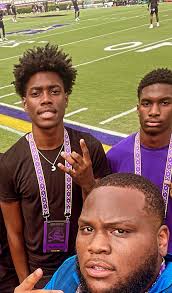 Daniel Dawson (@dandaw2s)