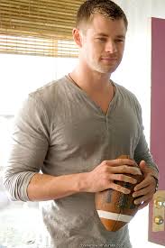 Chris Hemsworth 3 On Set Of The Cabin In The Woods Chris Hemsworth Thor Chris Hemsworth Hemsworth