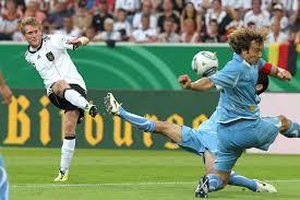 Republik östlich des uruguay república oriental del uruguay spitzname(n) charrúas la celeste („die himmelblauen) verband asociación uruguaya de fútbol konföderation. Bilderstrecke Zu Nationalmannschaft Schlagt Uruguay Mit Ruckenwind In Die Em Qualifikation Bild 7 Von 20 Faz