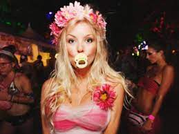 Ravelry is a community site, an organizational tool, and a yarn & pattern database for knitters and crocheters. 15 Things You Need To Know About Dating A Rave Girl Edm Com The Latest Electronic Dance Music News Reviews Artists