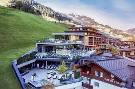 Das freizeitzentrum mit erlebnisbad, beachvolleyball, rucki zucki's gaudi alm und vielem mehr für groß und klein befindet sich nur 5 gehminuten vom hotel entfernt. Hotel Das Edelweiss Salzburg Mountain Resort Grossarl Trivago At