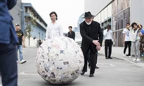 Michael Pistoletto Performing Exwhat Was Arte Povera Hair Horses Cabbage And Italian Artists Response To The War Art F Michelangelo Art Italian Artist