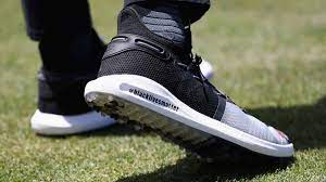 Stephen curry's under armour birthday sneakers are actually releasing. Steph Curry Dons Custom Golf Shoes To Honor Breonna Taylor At Golf Event